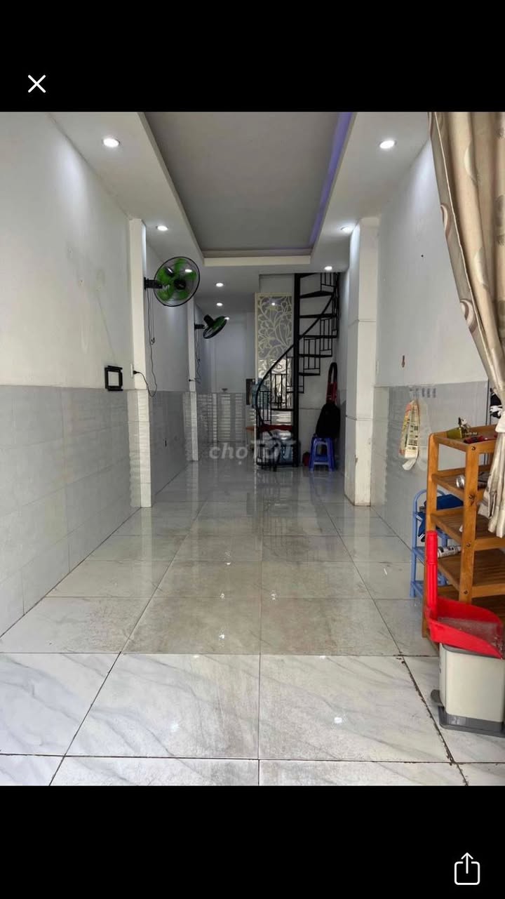 Nhà nguyên căn hẻm 3 gác Lê Hồng Phong, Quận 10 - Tiện nghi đầy đủ chỉ 10,5 triệu/tháng!