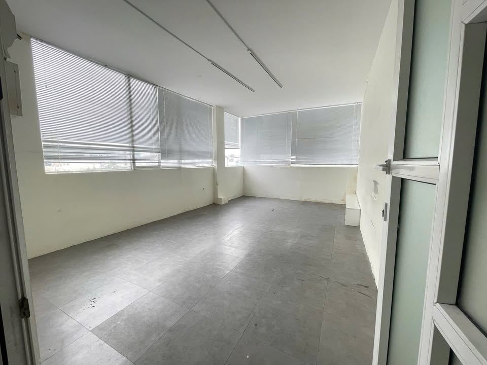 Cho thuê văn phòng tại 696 Điện Biên Phủ, Quận 10 - Diện tích 100m², giá thỏa thuận