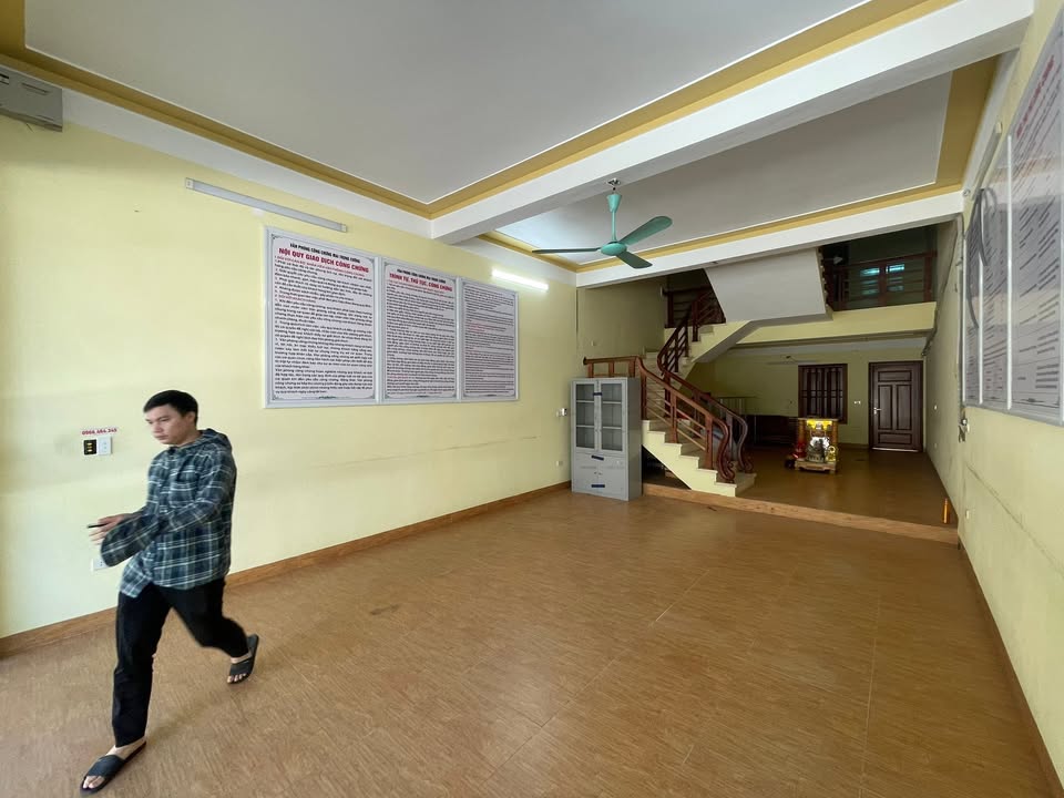 Nhà 4 tầng mặt đường Lạc Long Quân, 100m² chỉ 16 triệu - Kinh doanh tuyệt vời!