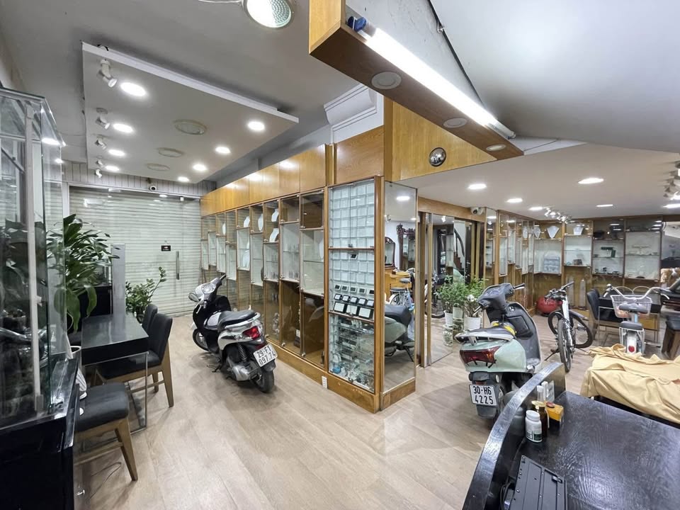 Bán nhà mặt phố Đặng Thái Thân, Hoàn Kiếm 40m² giá 32 tỷ - Kinh doanh đỉnh cao!