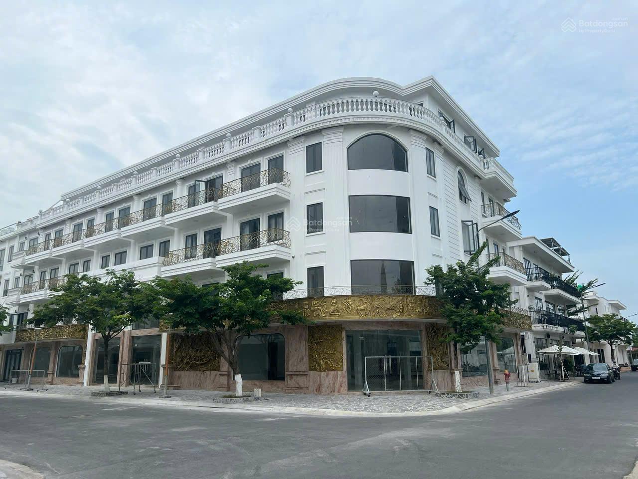 Bán tòa nhà khách sạn mặt phố Phú Tân, Bến Tre 648m² - Đầu tư sinh lời cực tốt!