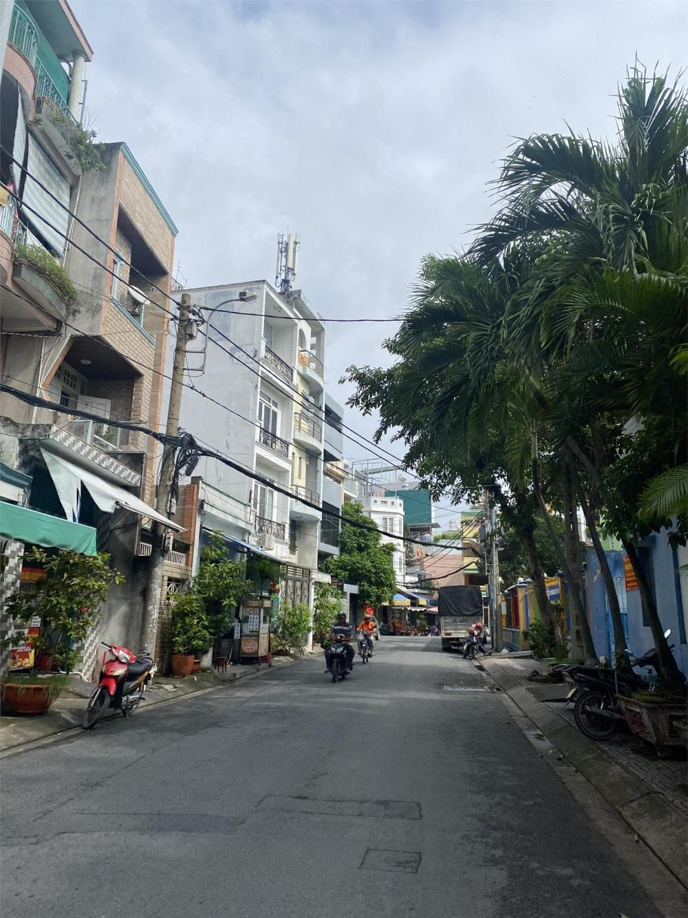 Bán nhà hẻm 8m Âu Cơ, Phú Trung, Quận Tân Phú; 3,7 x 11m chỉ 4,85 tỷ - Cơ hội đầu tư hấp dẫn!