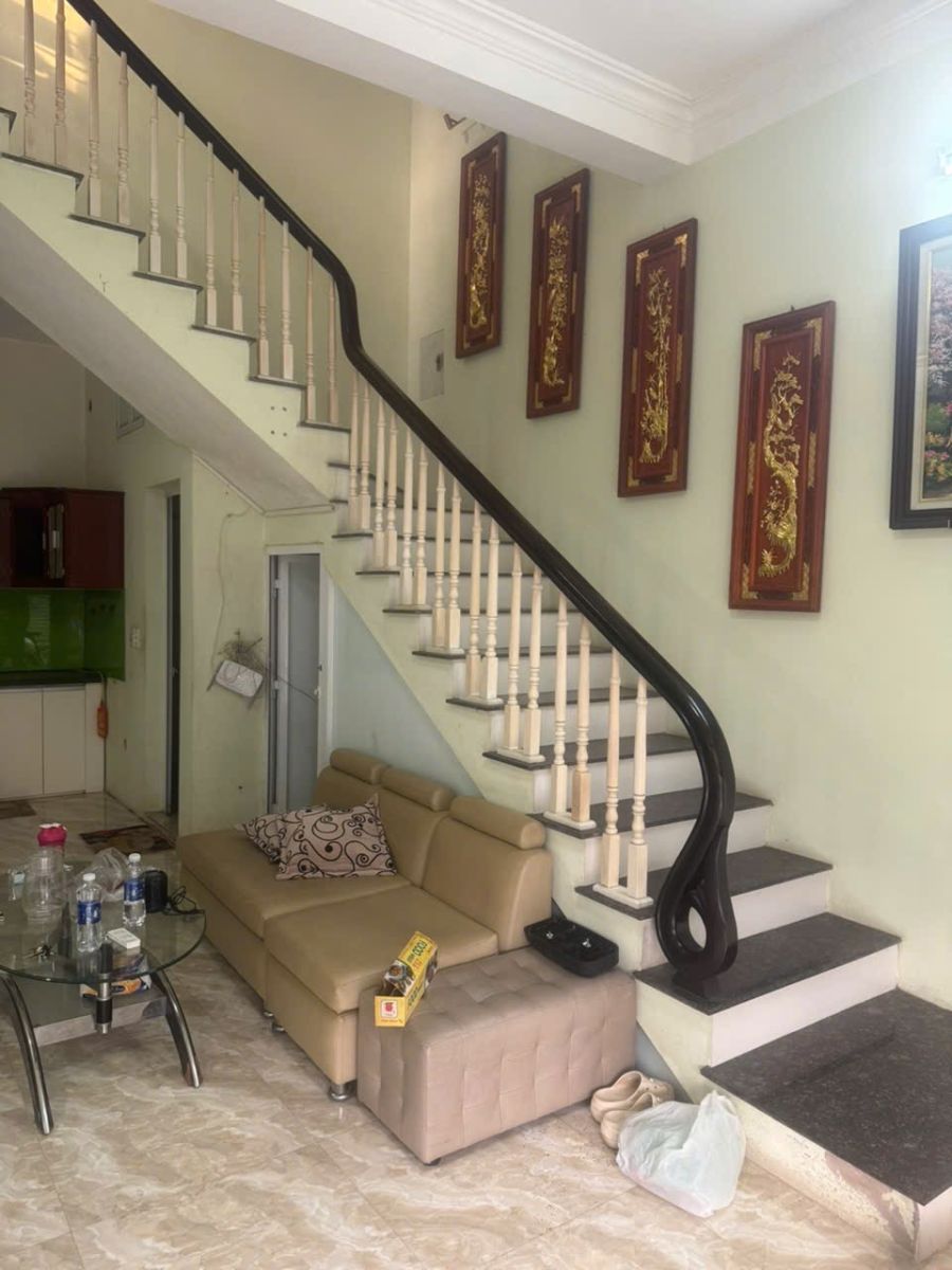 Cho thuê nhà 3,5 tầng 146 đường Hồng Dương, Hà Đông - Kinh doanh sầm uất!