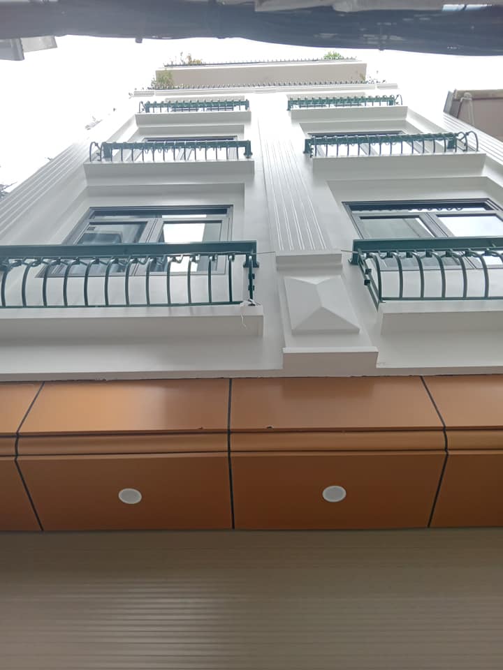 Bán nhà ngõ đường Văn Cao, quận Ba Đình, 60m², giá 12.68 tỷ - Nhà đẹp, thiết kế hiện đại!