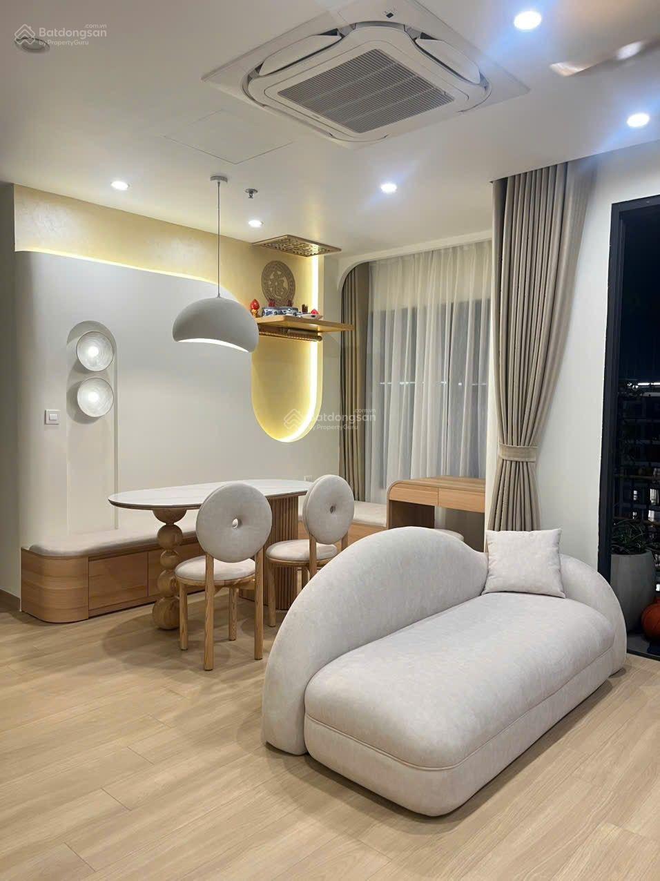 Căn hộ 2PN Tòa S101 Vinhomes Smart City 55m² giá 4.7 tỷ - Nội thất mới xịn, tiện nghi đầy đủ!