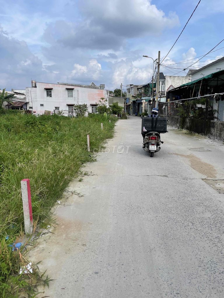 Lô đất thổ cư Đông Thạnh Hóc Môn 100m² giá 2.65 tỷ - Cơ hội đầu tư tuyệt vời!