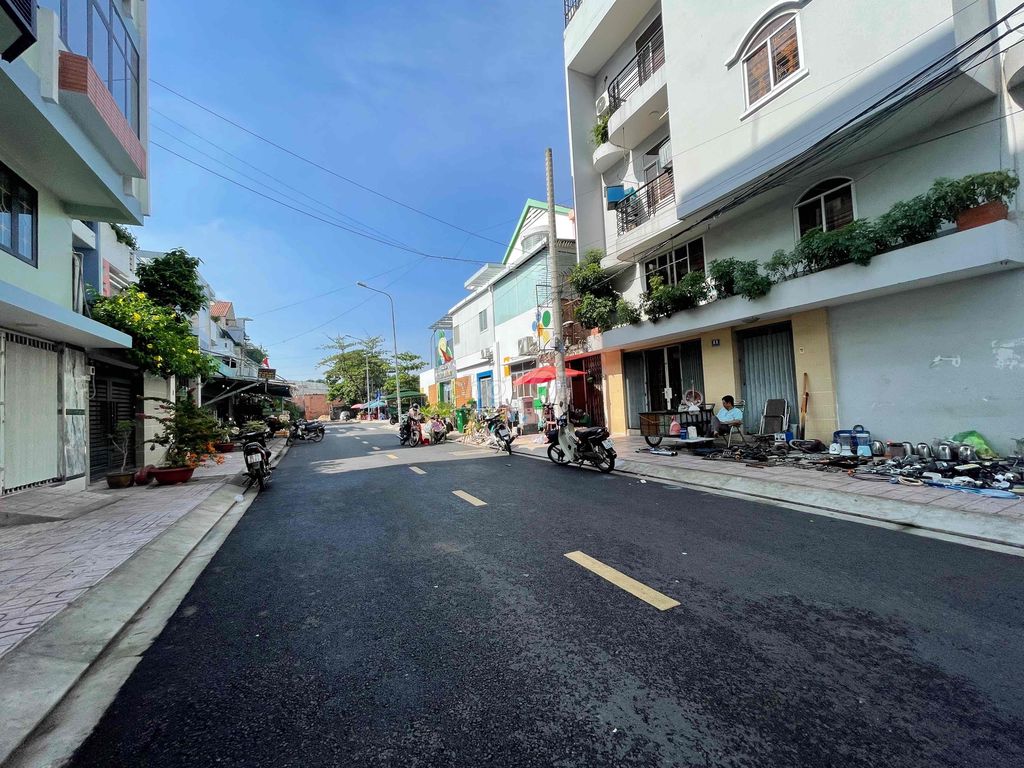 Bán nhà HXH Quận 8 đường Tạ Quang Bửu 48m² giá 4.5 tỷ - Vị trí đắc địa gần nhà thờ Nam Hải!