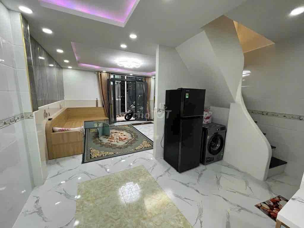 Nhà bán Phú Thuận Q7 50m² giá 3,45 tỷ - Vị trí trung tâm, vào ở ngay!