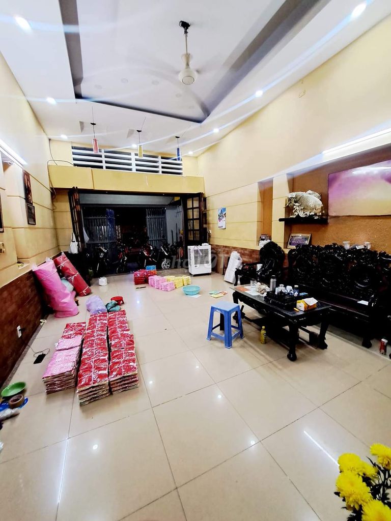 Nhà phố Ni Sư Huỳnh Liên, Tân Bình, 100m² giá 15 tỷ - Thiết kế sang trọng, tiện nghi đầy đủ!