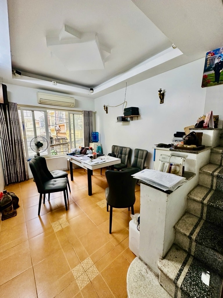 Nhà phố Minh Khai 39m² giá 6.9 tỷ - Kinh doanh thuận lợi, ngõ thông thoáng!