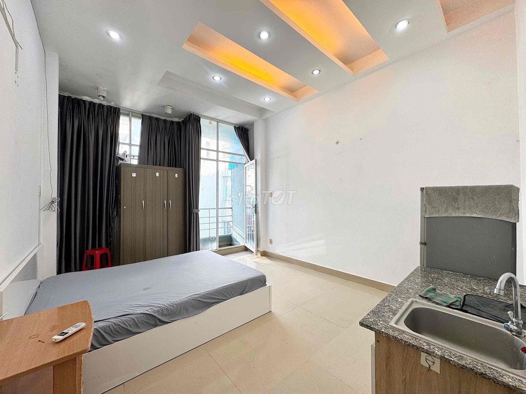 Cho thuê Studio ban công ngay Lý Thái Tổ Quận 10 giá 5.8 triệu - Cam kết chất lượng ảnh thực tế!