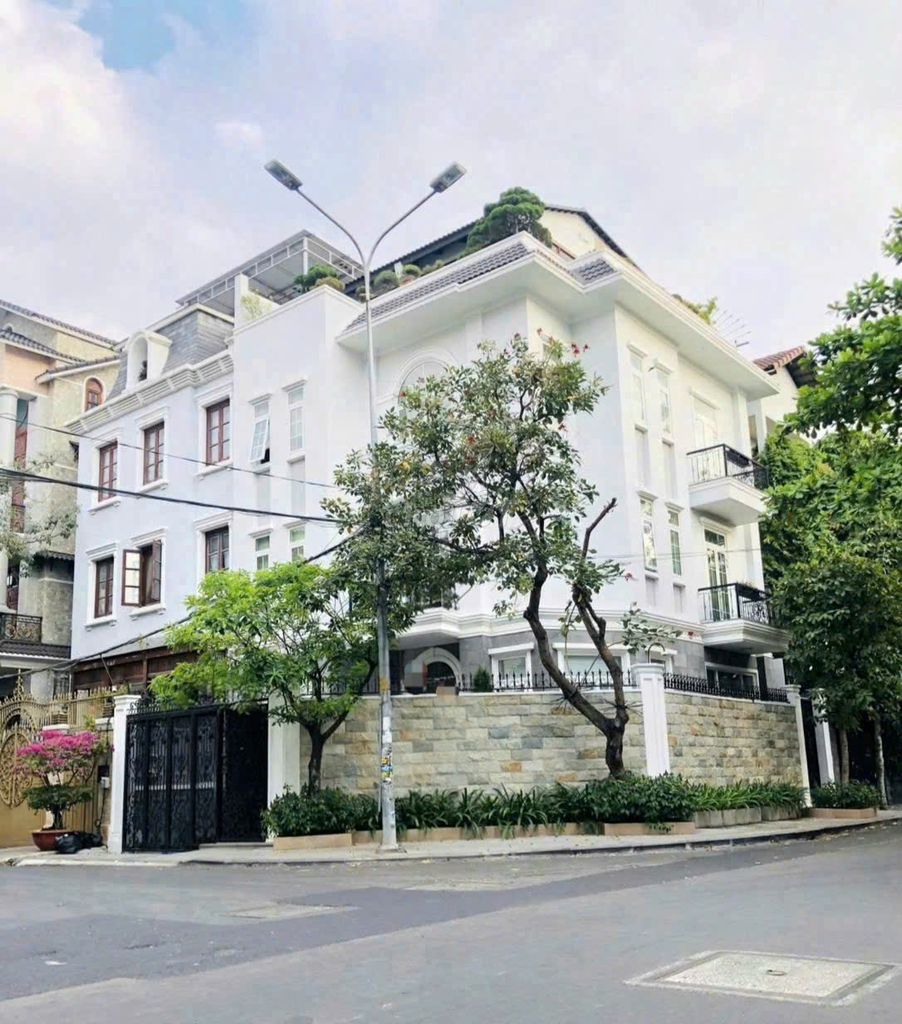 Villa cho thuê 1/4A Phổ Quang, Q.Tân Bình 120m² - Thiết kế đẹp, gần sân bay