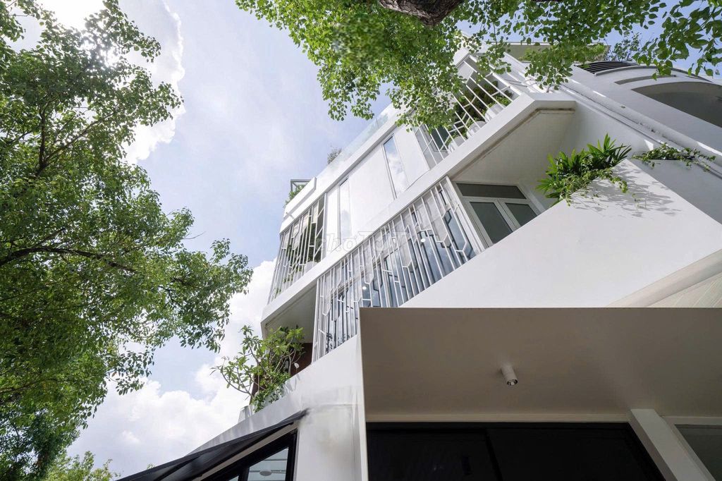 Cho thuê nhà góc 2 mặt tiền 51E Phan Xích Long 108m² - Khu thương mại sầm uất