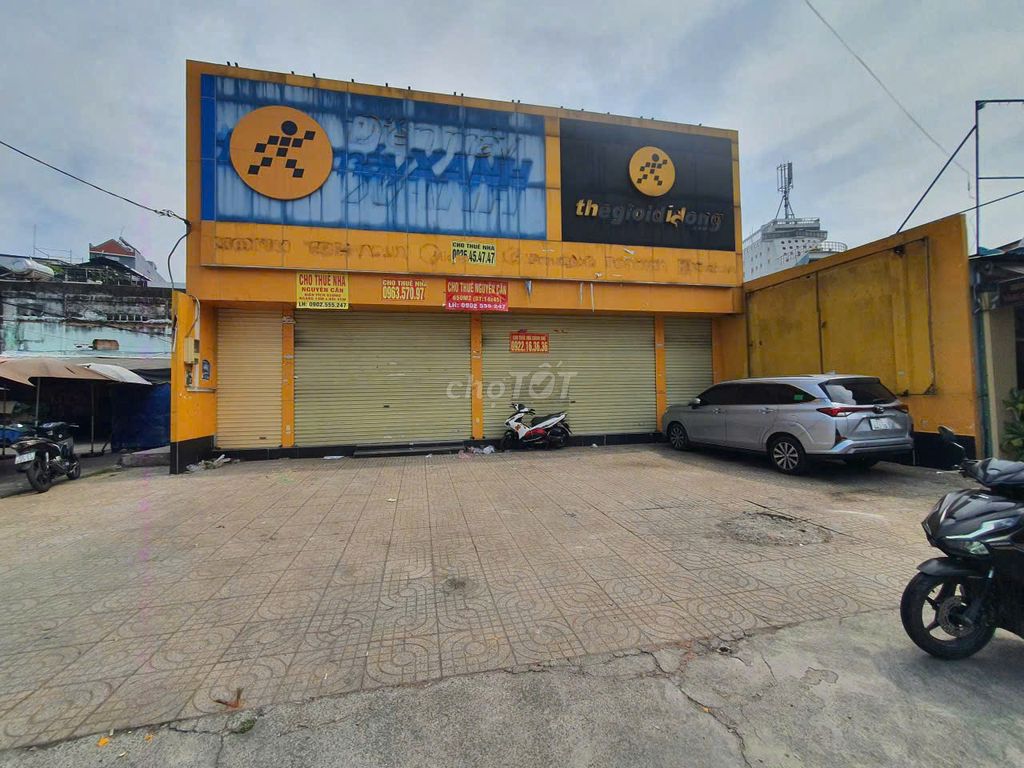 Cho thuê văn phòng mặt tiền Trường Chinh 600m² giá 150 triệu - Vị trí đắc địa ngay ngã tư