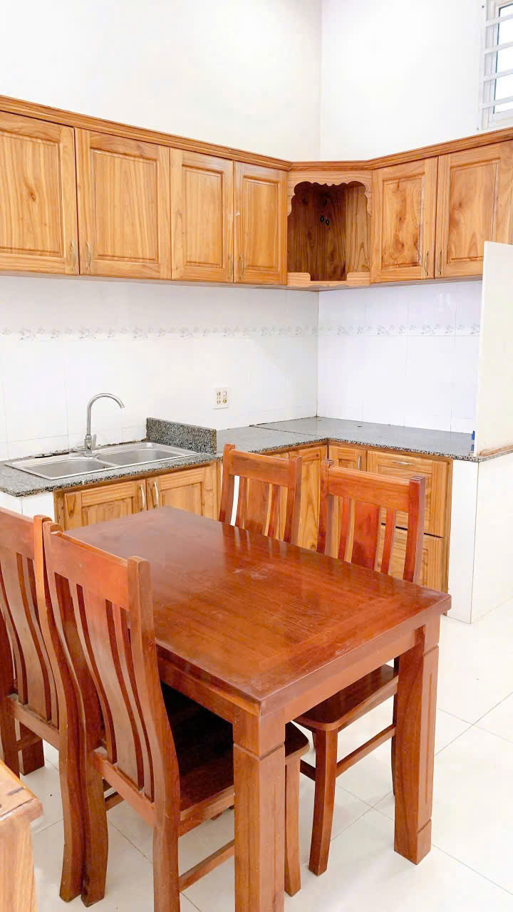 Biệt thự vườn Nha Trang 162.5m² giá 6.3 tỷ - Cách biển chỉ 500m!