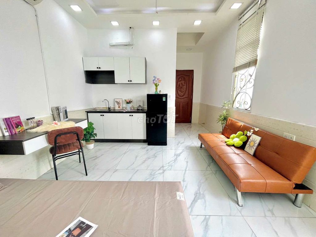 Căn hộ dịch vụ Cửa Sổ Trời 25m² giá 6.2 triệu - Full nội thất, tiện nghi ngay mặt tiền An Bình!