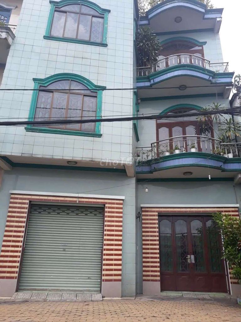 Nhà mặt tiền 1T2L, 4PN 3WC, ngay cầu vượt Linh Xuân - Phù hợp cho gia đình và văn phòng!