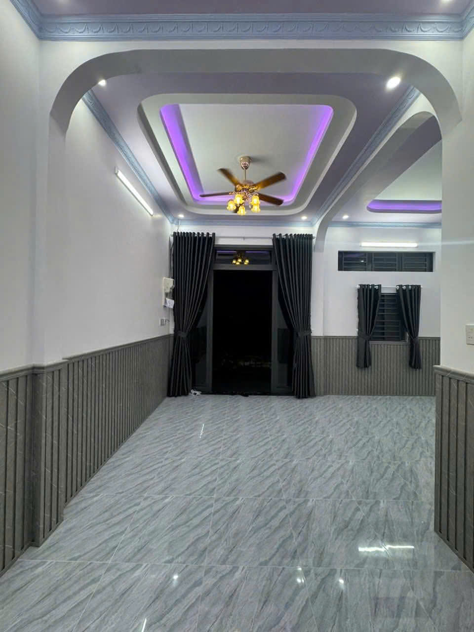 Nhà bán trục chính khu dân cư Tổ 1, đường Nguyễn Văn Linh, giá 2,1 tỷ - Sẵn sàng vào ở!