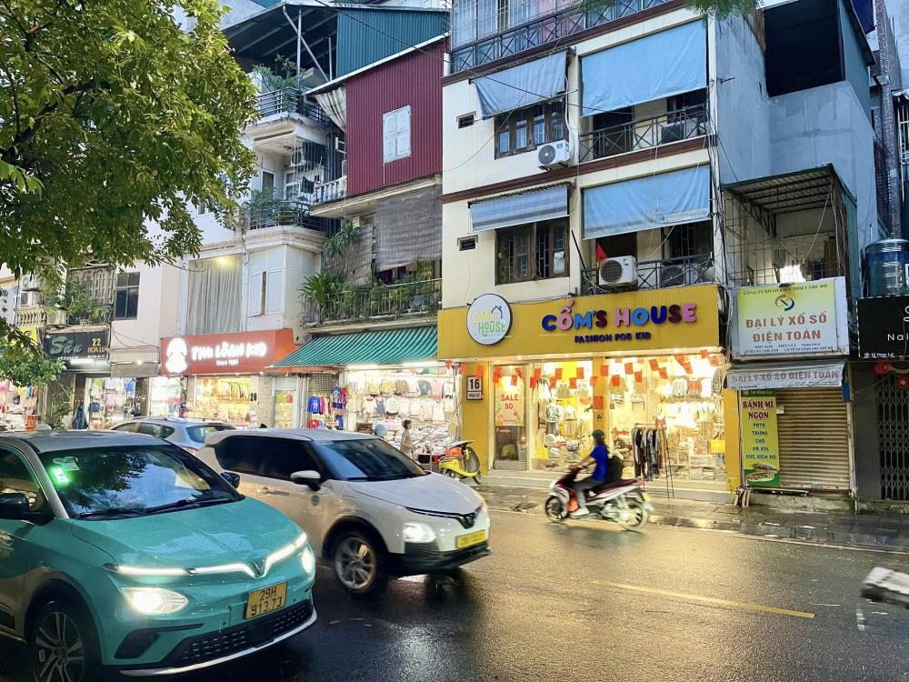 Nhà Mặt Phố Hoa Lư, Hai Bà Trưng 50m² giá 19.8 tỷ - Vị trí đắc địa, thương lượng!