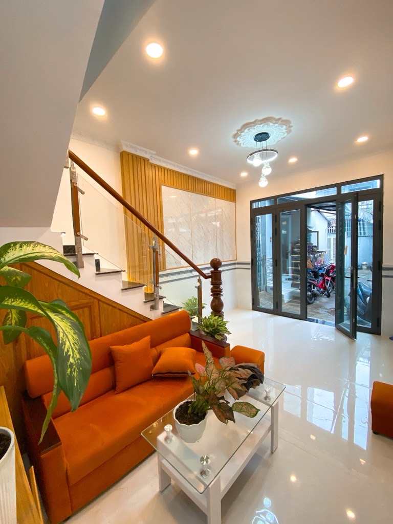 Nhà mặt tiền hẻm xe hơi đường Bùi Minh Trực, 40m² giá 4.25 tỷ - Căn hiếm, giá tốt nhất!