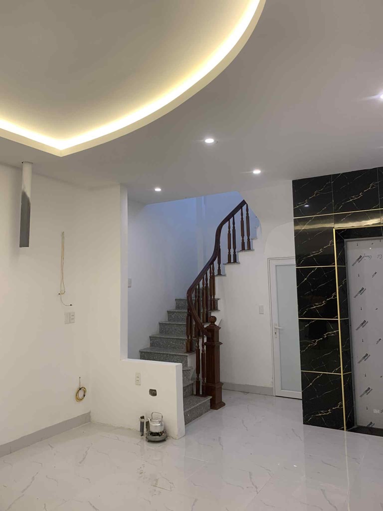 Nhà phố Nhật Tân, Quận Tây Hồ 38m² giá 10 tỷ - Thang máy hiện đại, sẵn sàng vào ở!