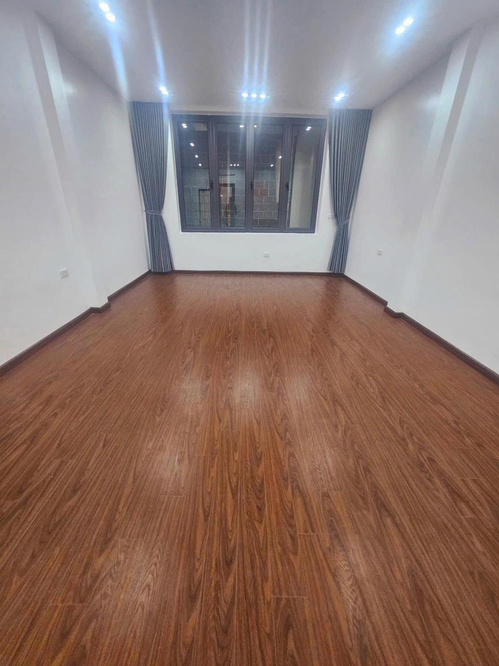 Nhà 5 tầng đẹp như mới - ô tô vào nhà - trung tâm Hoàng Mai - giá chỉ 8.5 tỷ