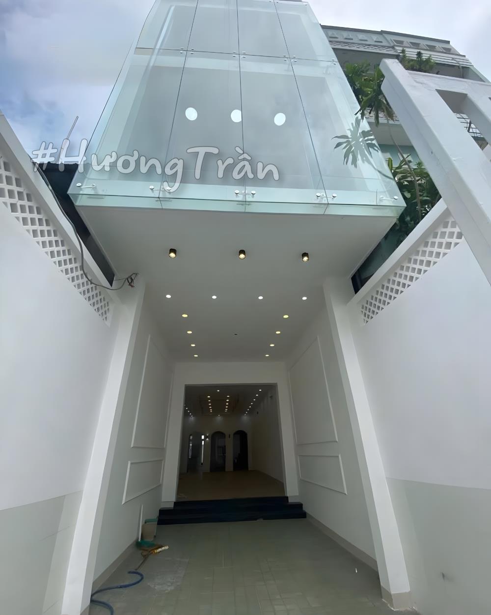 Nhà 3 tầng mặt tiền Xô Viết Nghệ Tĩnh, Cần Thơ 135m² giá 23 triệu - Đối diện trường học!
