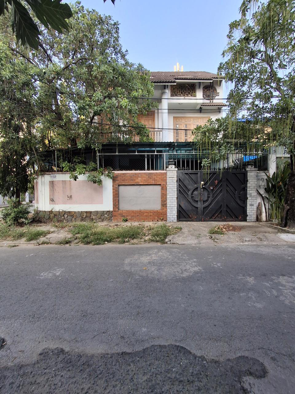 Villa L.Góc Thủ Đức 230m² giá 21.7 tỷ - Giảm sâu 3.3 tỷ!