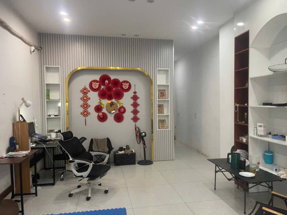 Nhà 2 tầng ngõ đường Nguyễn Văn Cừ, phường Trường Thi 73m² giá 5.83 tỷ - Thiết kế hiện đại, chính chủ bán!