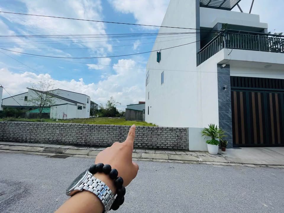 Đất Hưng Lộc Vinh 94.2m² giá 3 tỷ - Đường rộng thông thoáng!