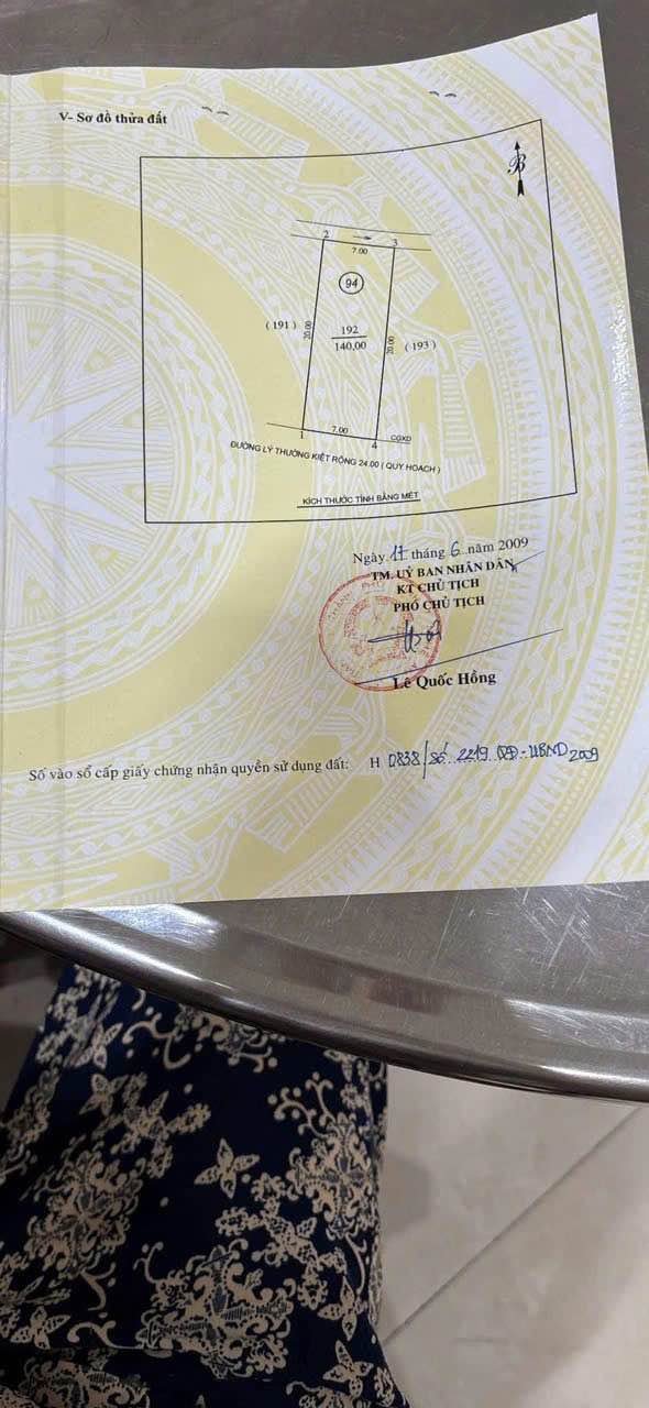 Nhà mặt phố Lý Thường Kiệt, Vinh 140m² giá 15 tỷ - Kinh doanh sầm uất!