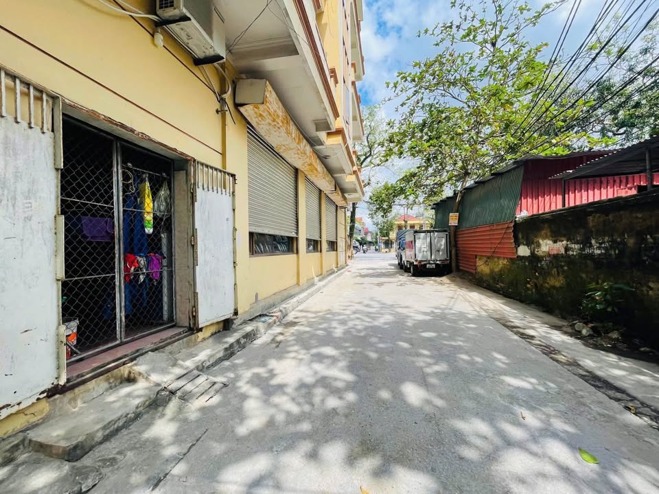 Bán đất tặng nhà cấp 4 đường Nguyễn Viết Phú, Vinh Tân 81m² - Cơ hội đầu tư hấp dẫn!