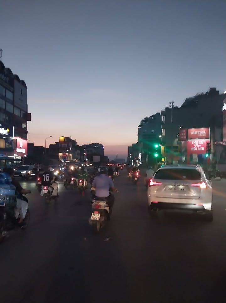 Nhà phố Tân Mai 70m² giá 12 tỷ - Ô tô đỗ cửa, cực hiếm!