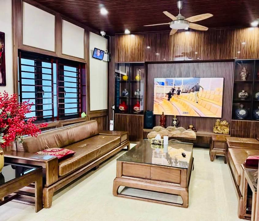 Nhà 4,5 tầng tại đường Lê Hồng Phong, TP Vinh, 94m² - Đầu tư sinh lời tuyệt vời!