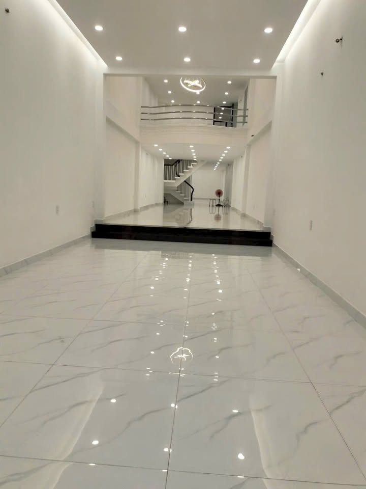 Cho thuê nhà mặt tiền đường Thành Thái, quận 10, diện tích 88m² - Kinh doanh tự do!