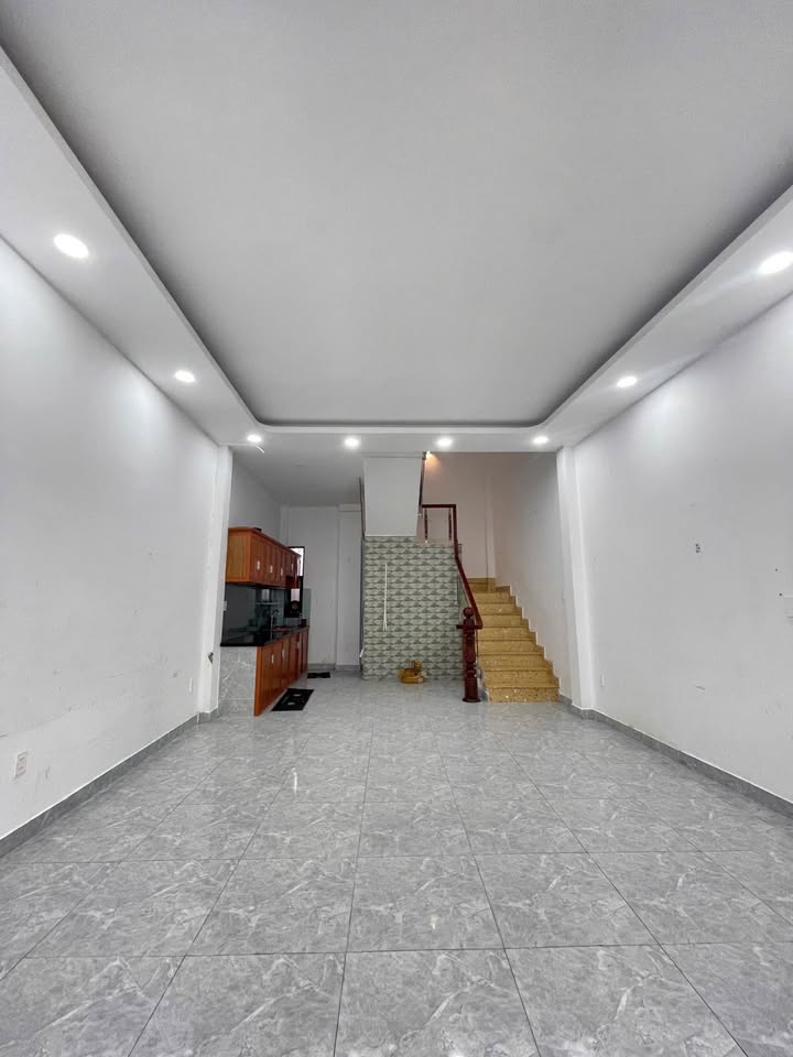 Nhà cho thuê đường Nguyễn Sơn, quận Tân Phú 65m² giá 11 triệu - Phù hợp cho gia đình và văn phòng!