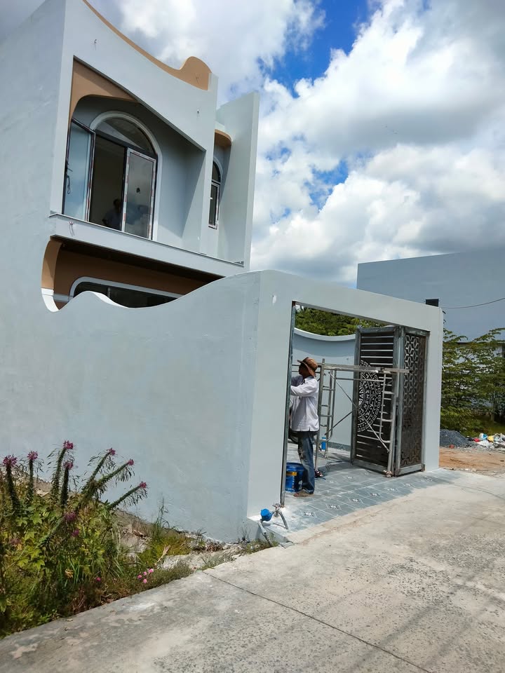 Nhà mặt tiền đường Bà Tư Gạo, phường Trung An, 180m² giá 3 tỷ - Thiết kế hiện đại, sẵn sàng ở ngay!