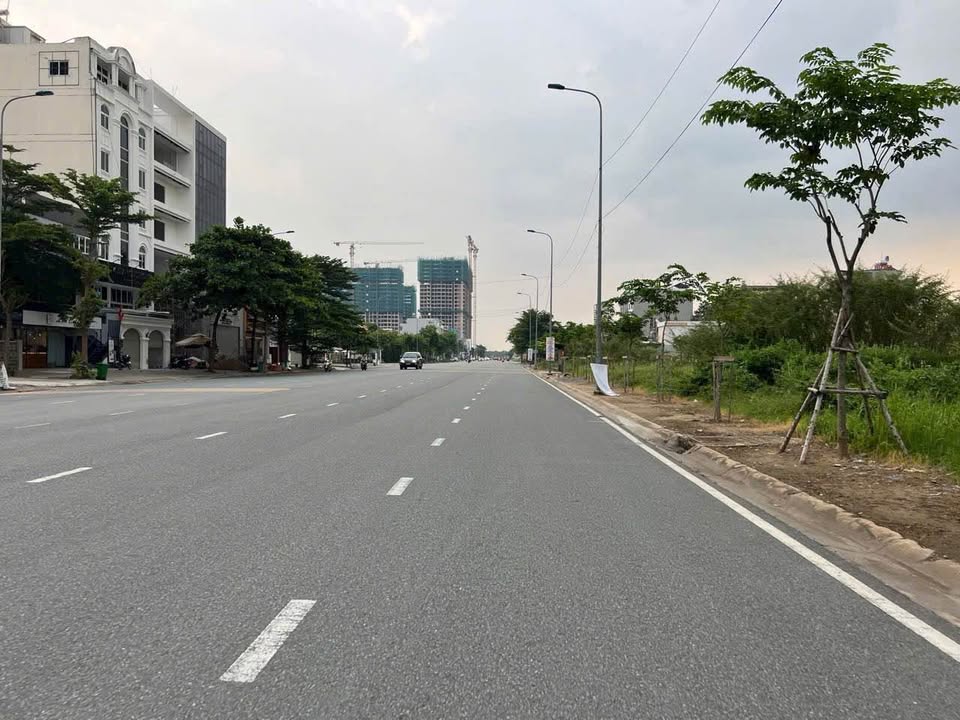 Kho xưởng cho thuê đường Trương Văn Bang, quận 2, diện tích 3000m² - Phù hợp xây dựng ngay!