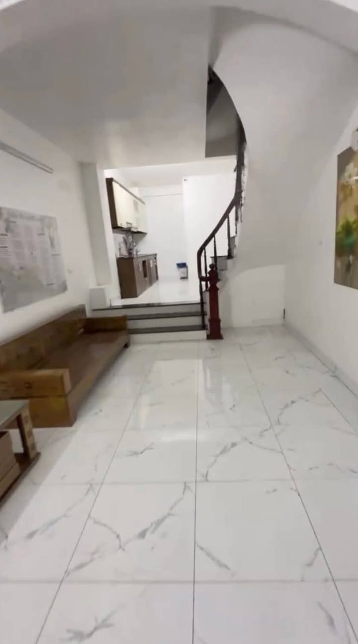 Nhà cho thuê 50m² - 4 tầng - 4 phòng ngủ - Mặt tiền rộng tại Mễ Trì Thượng