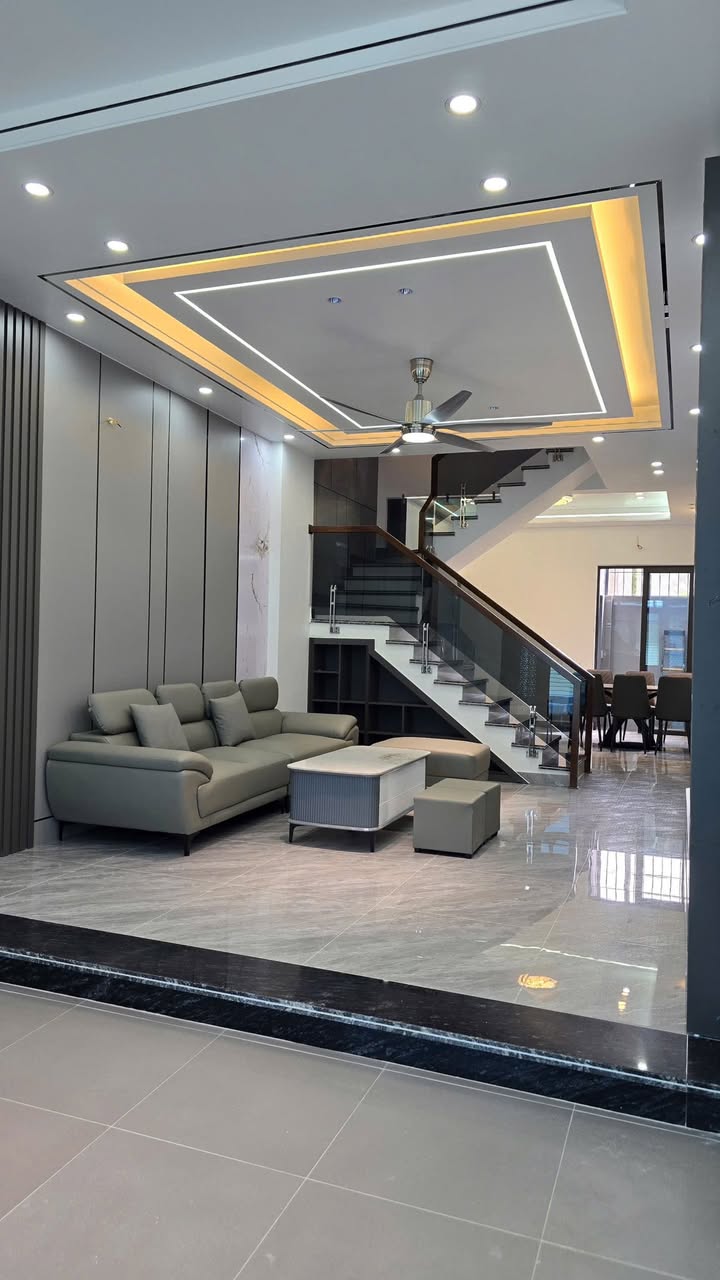 Nhà 3 tầng Quỳnh Hoàng An Dương 61.5m² giá 2.1 tỷ - Thiết kế hiện đại, nội thất sang trọng!