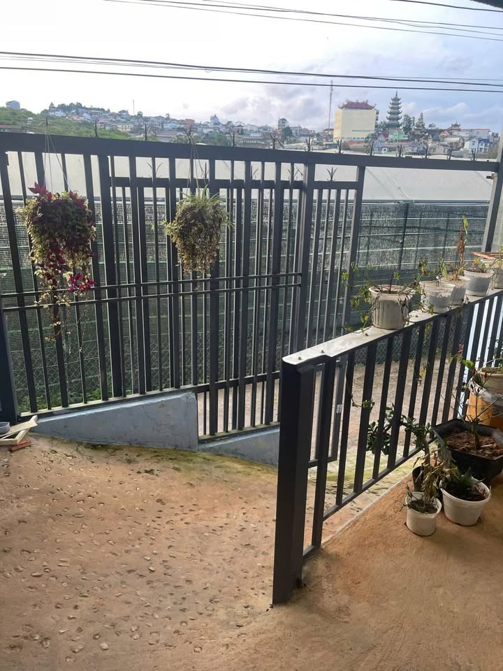 Nhà riêng Đà Lạt 128m² giá 1.3 tỷ - Phù hợp gia đình