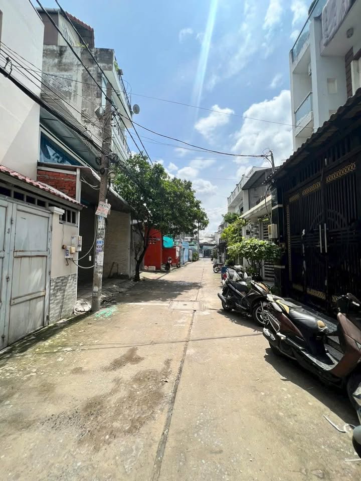 Nhà 3 tầng Lê Văn Quới 104m² giá 7 tỷ - Tiện vừa ở vừa kinh doanh!