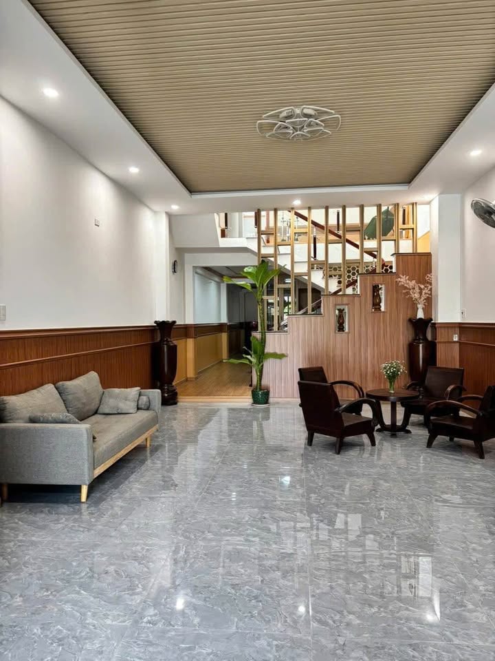 Nhà cho thuê 2 tầng mặt tiền Ấp Bắc, Hòa Hải 120m² giá chỉ 17 triệu - Full nội thất