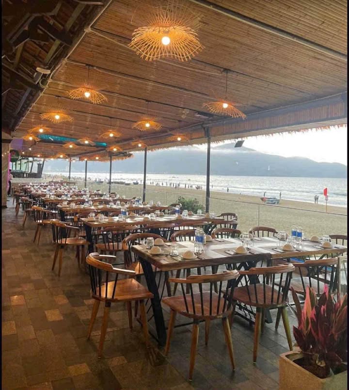 Cho thuê mặt bằng 1000m² tại Võ Nguyên Giáp, Đà Nẵng - Vị trí đắc địa, sẵn sàng kinh doanh!