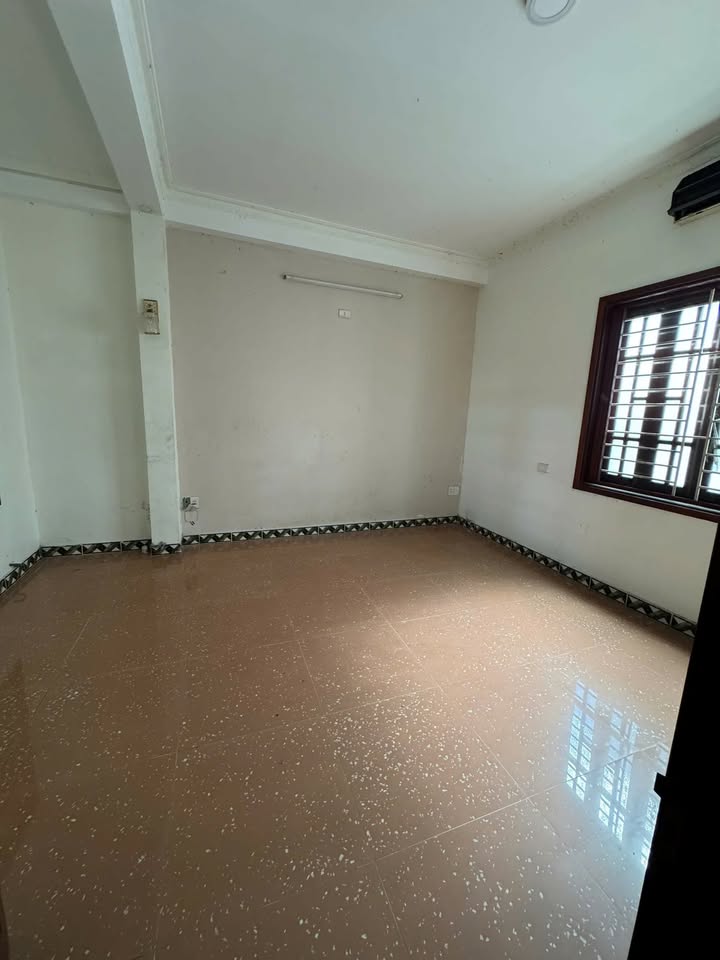 Nhà 3 tầng đường Hà Huy Tập, quận Thanh Khê, 74m² - Thích hợp mở văn phòng, giá 8 triệu/tháng!