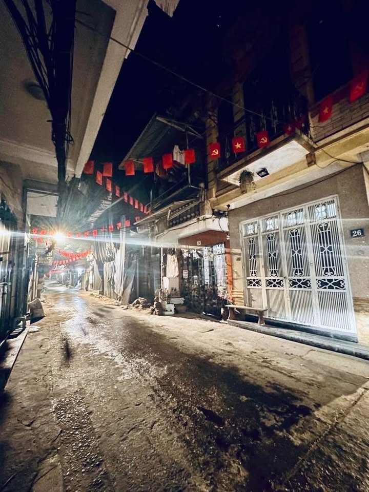 Nhà phố Doãn Kế Thiện, Đống Đa 41m² giá 10 tỷ - Ô tô đỗ cửa, gần đại học Thương mại!