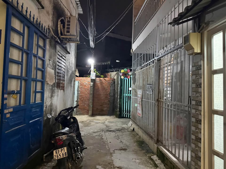 Nhà hẻm Tăng Nhơn Phú B, Thủ Đức 20m² giá 1,4 tỷ - An ninh, thoáng mát!