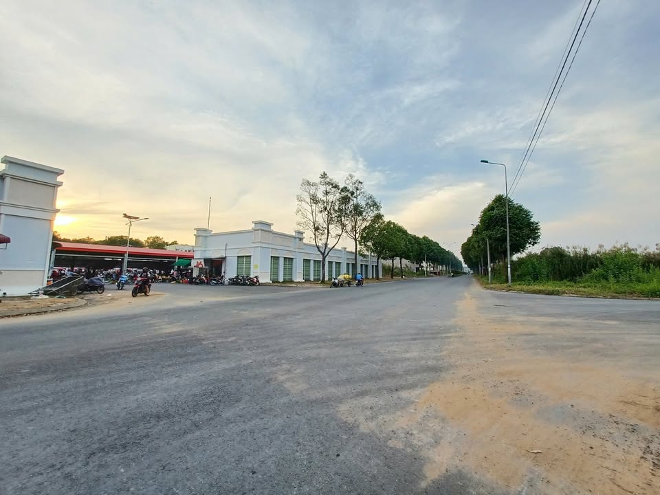 Đất nền KDC Hoàng Quân Vĩnh Long 220m² giá 3.4 tỷ - Pháp lý sổ hồng chính chủ!