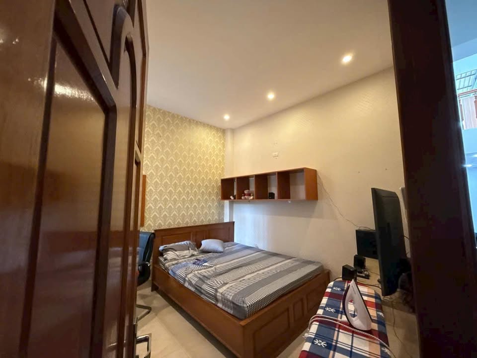 Nhà 3 tầng đường Trịnh Lỗi, Đà Nẵng 95m² giá 10.5 tỷ - Sẵn sàng vào ở ngay!