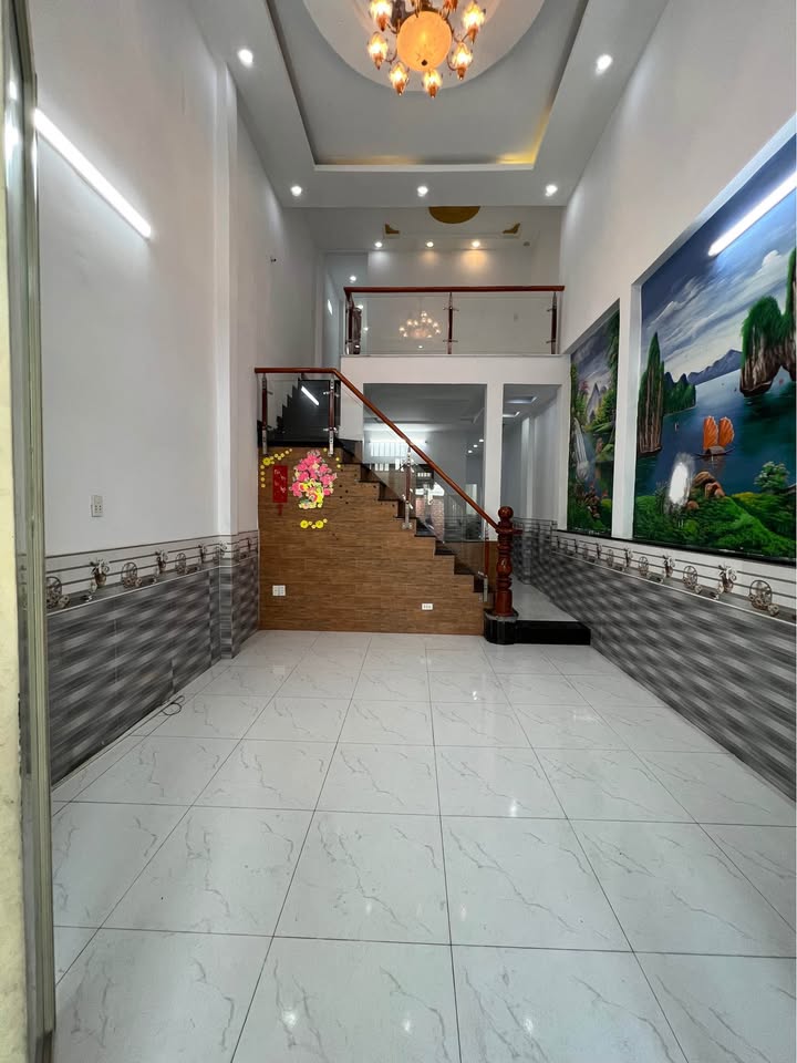 Nhà Dĩ An 76m² giá 2.95 tỷ - Sổ riêng, gần Trung Tâm Y Tế!